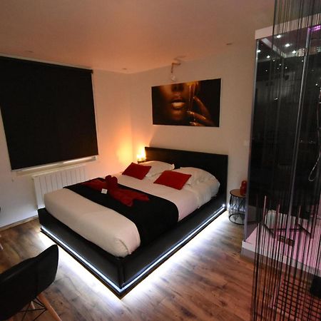 Spa Privatif Love Room, Le Hammam Et Bulles, Chez Nuits Chartraines Chartres Exterior foto