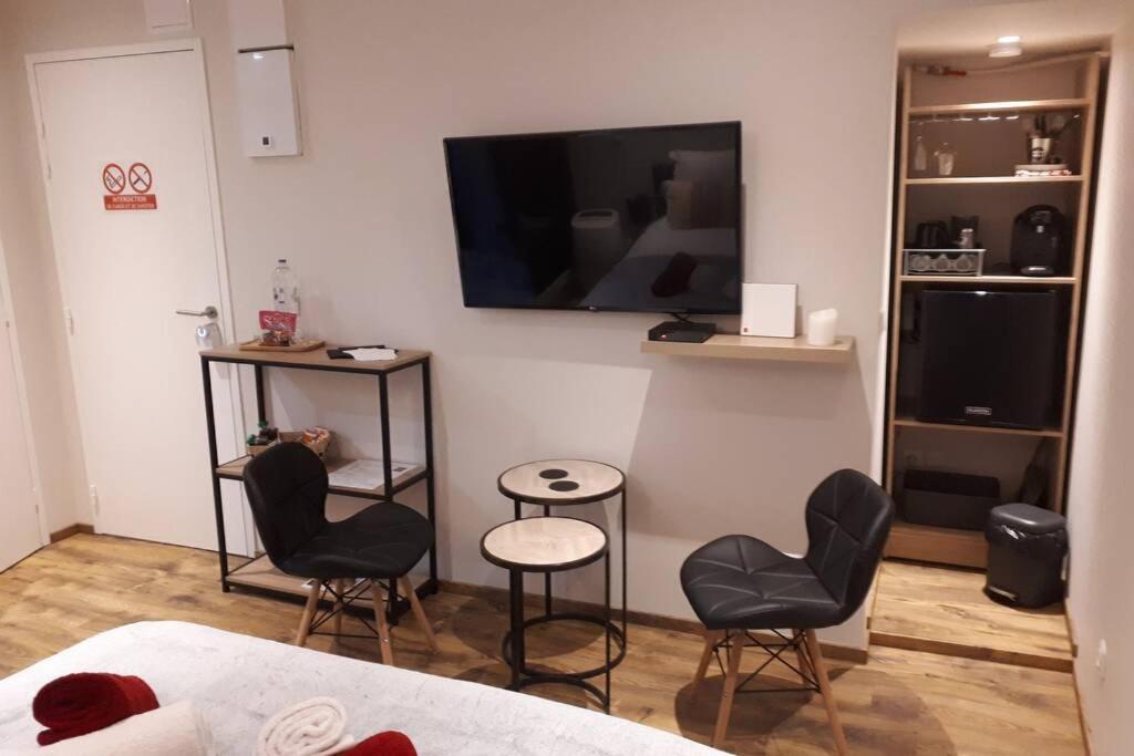 Spa Privatif Love Room, Le Hammam Et Bulles, Chez Nuits Chartraines Chartres Exterior foto
