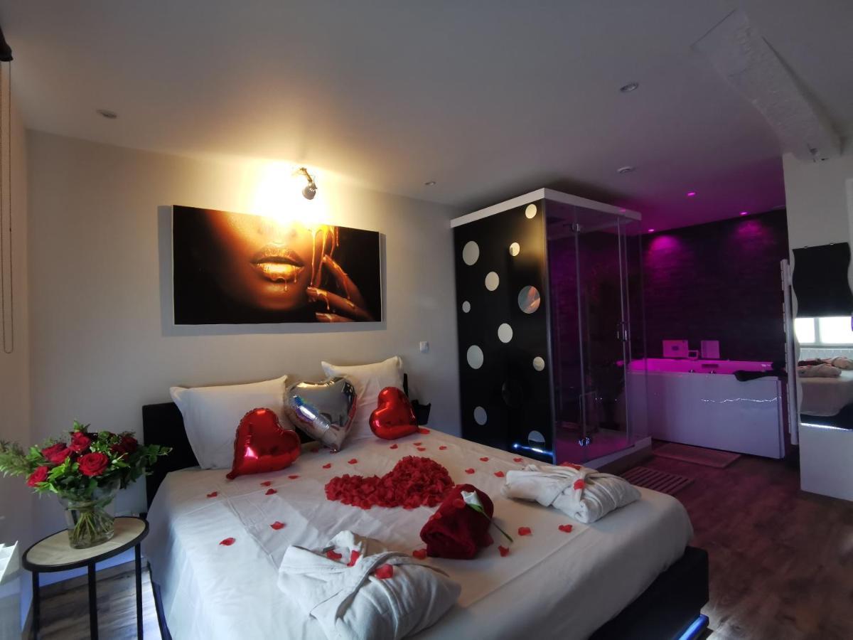 Spa Privatif Love Room, Le Hammam Et Bulles, Chez Nuits Chartraines Chartres Exterior foto